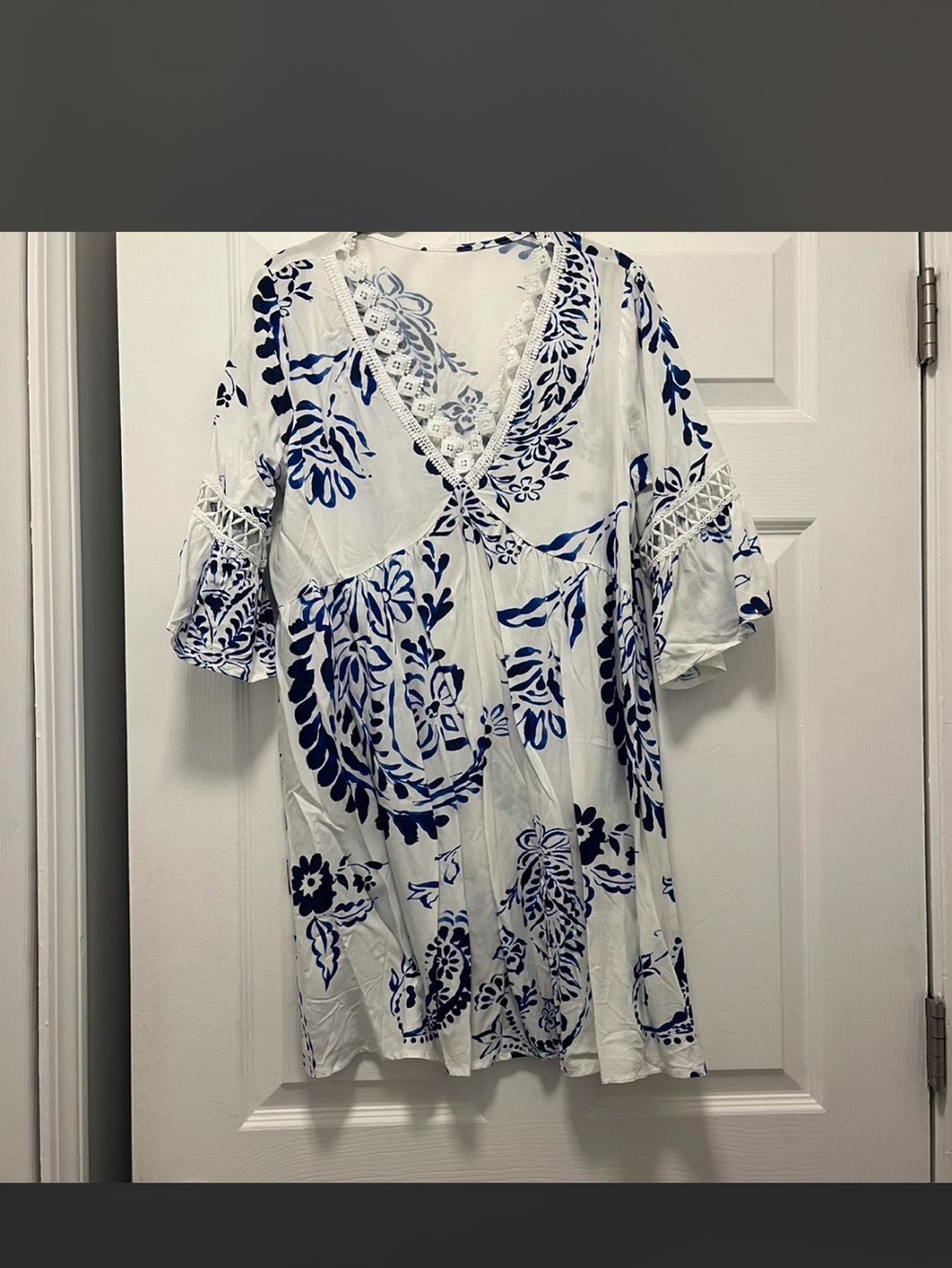 Cupshe White and Blue Floral V-Neck Swim Coverup Tunic